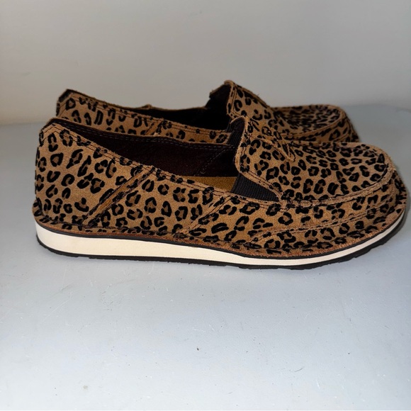 Ariat Shoes - Ariat Cruiser Shoes Womens Size 7.5 Cheetah Print Slip On Loafers Leather Flats